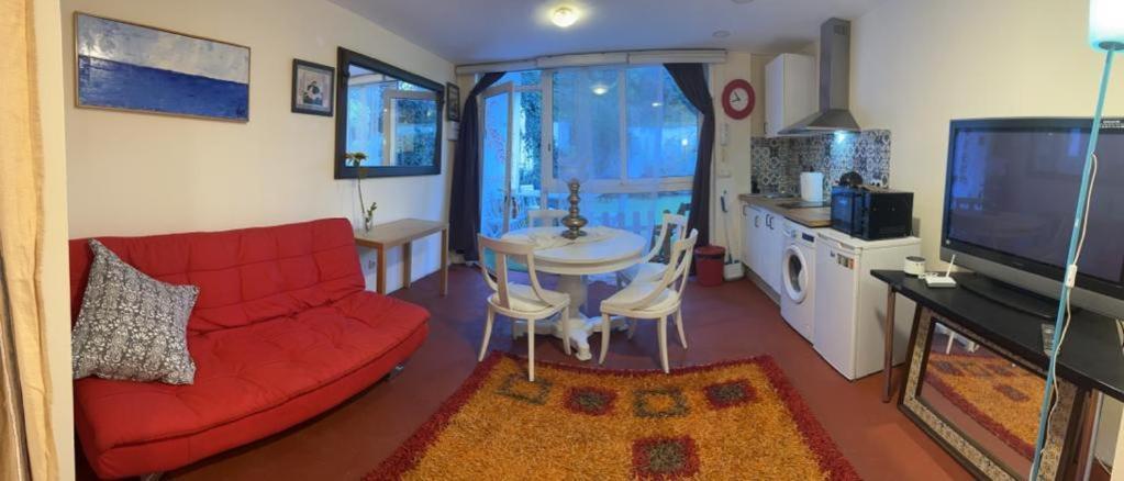 Apartamento Abierto Con Patio Matadepera Εξωτερικό φωτογραφία