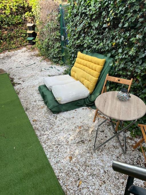Apartamento Abierto Con Patio Matadepera Εξωτερικό φωτογραφία
